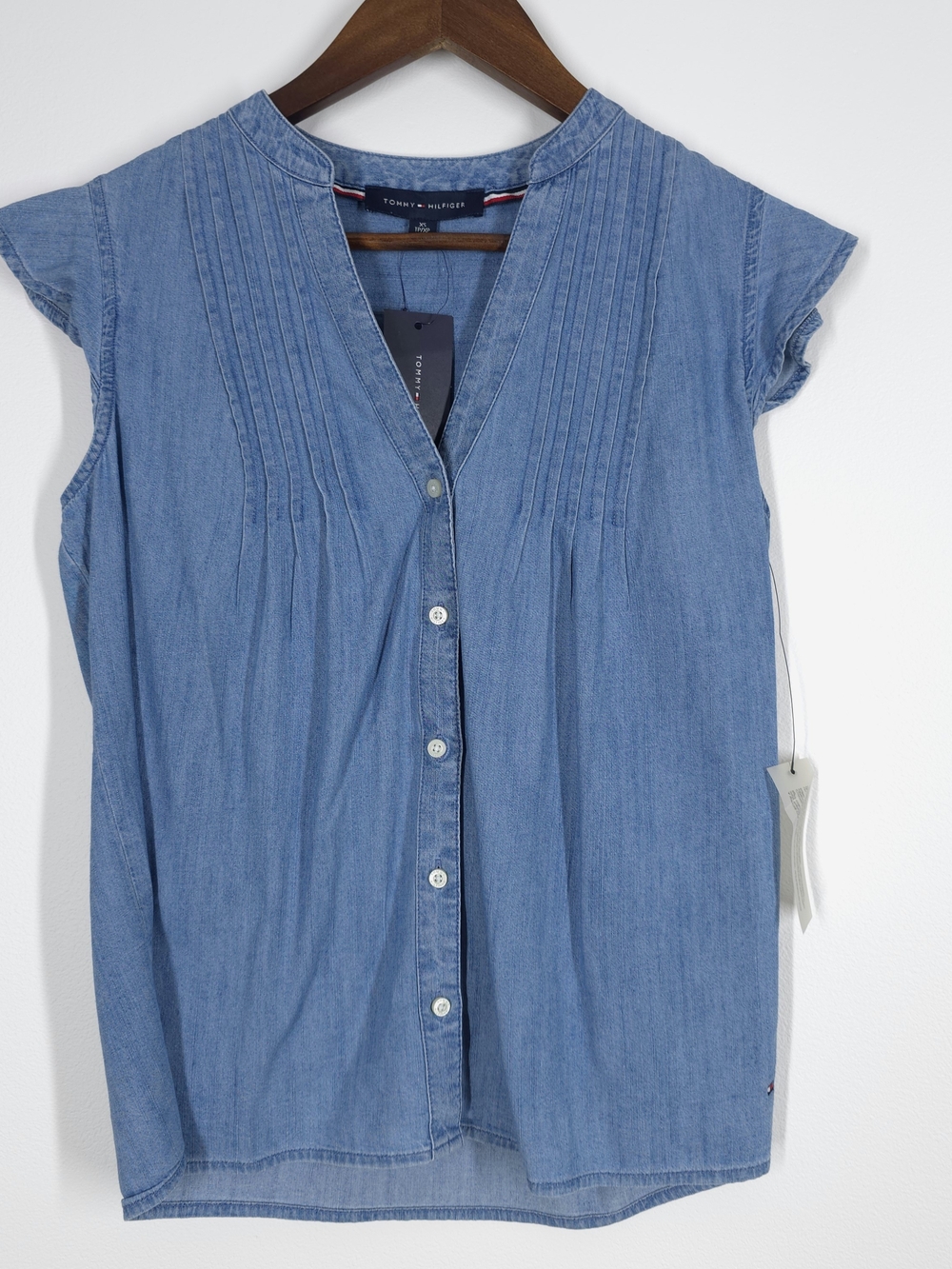 Tommy Hilfiger Women’s XS Chambray Denim Pintuck Button Front Blouse NWT